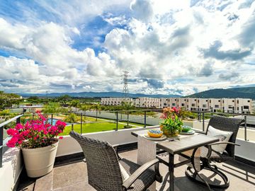 CASA CON ALBERCA Y TERRAZA EN VENTA AL SUR DE CUERNAVACA