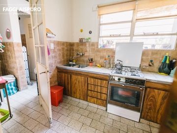 PH en venta! Casanova 150.