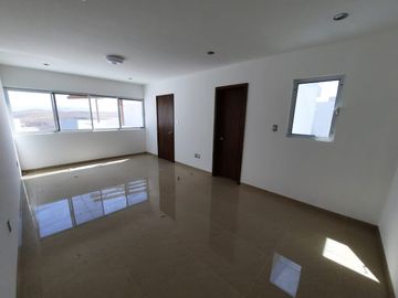 CASA EN VENTA EN VILLA MAGNA CON INCREÍBLE TERRAZA