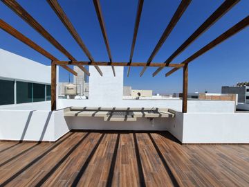 CASA EN VENTA EN VILLA MAGNA CON INCREÍBLE TERRAZA
