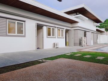 4 BEDROOMS MODERN HOUSE WITH SWIMMING POOL FOR SALE IN PORAC, PAMPANGA NEAR CLARK AIRPORT