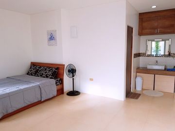 4 BEDROOMS MODERN HOUSE WITH SWIMMING POOL FOR SALE IN PORAC, PAMPANGA NEAR CLARK AIRPORT