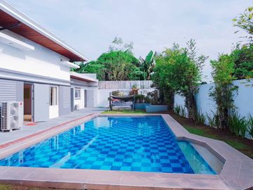 4 BEDROOMS MODERN HOUSE WITH SWIMMING POOL FOR SALE IN PORAC, PAMPANGA NEAR CLARK AIRPORT