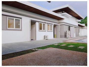 4 BEDROOMS MODERN HOUSE WITH SWIMMING POOL FOR SALE IN PORAC, PAMPANGA NEAR CLARK AIRPORT