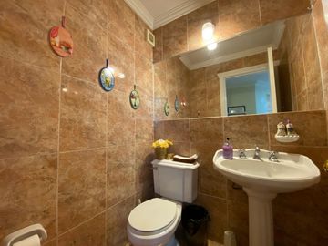 Confortable Dpto. Dúplex Independiente-Casa $229.900 Urb. El Condado