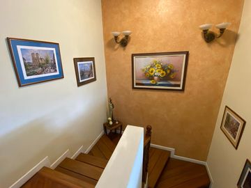 Confortable Dpto. Dúplex Independiente-Casa $229.900 Urb. El Condado