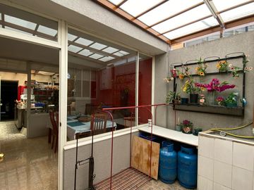 Confortable Dpto. Dúplex Independiente-Casa $229.900 Urb. El Condado