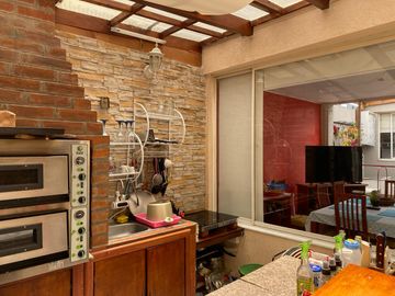 Confortable Dpto. Dúplex Independiente-Casa $229.900 Urb. El Condado