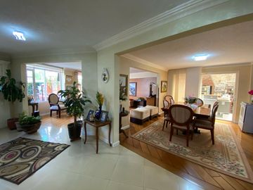 Confortable Dpto. Dúplex Independiente-Casa $229.900 Urb. El Condado