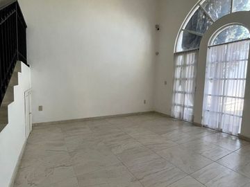 Casa en Venta, Villa 5 San Andrés, Fracc. Bugambilias 2da Sección en Zapopan, Jalisco.