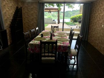 Casa de lujo en venta en Club lagos de caujaral. Vista al lago y campos de golf. Barranquilla