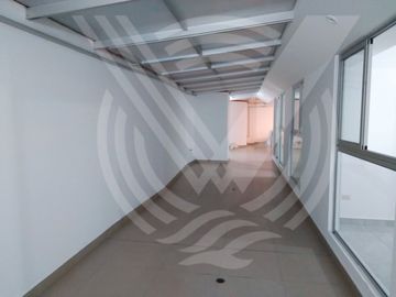 AMPLIO Y MUY BIEN UBICADO! ...SE VENDE DEPARTAMENTO EN PRIMER PISO FRENTE A PARQUE