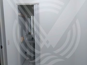 AMPLIO Y MUY BIEN UBICADO! ...SE VENDE DEPARTAMENTO EN PRIMER PISO FRENTE A PARQUE