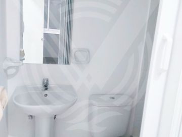 AMPLIO Y MUY BIEN UBICADO! ...SE VENDE DEPARTAMENTO EN PRIMER PISO FRENTE A PARQUE