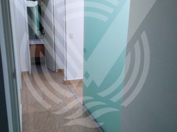 AMPLIO Y MUY BIEN UBICADO! ...SE VENDE DEPARTAMENTO EN PRIMER PISO FRENTE A PARQUE