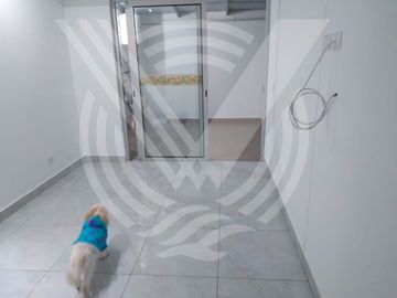 AMPLIO Y MUY BIEN UBICADO! ...SE VENDE DEPARTAMENTO EN PRIMER PISO FRENTE A PARQUE