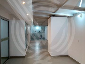 AMPLIO Y MUY BIEN UBICADO! ...SE VENDE DEPARTAMENTO EN PRIMER PISO FRENTE A PARQUE