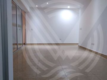 AMPLIO Y MUY BIEN UBICADO! ...SE VENDE DEPARTAMENTO EN PRIMER PISO FRENTE A PARQUE
