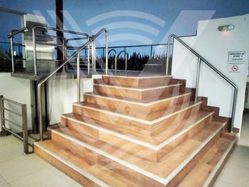 AMPLIO Y MUY BIEN UBICADO! ...SE VENDE DEPARTAMENTO EN PRIMER PISO FRENTE A PARQUE