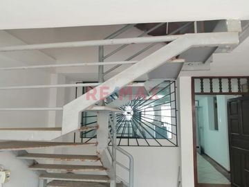 Se Vende Casa Productiva De 3 Pisos En Urb. La Rinconada ID: 1023176
