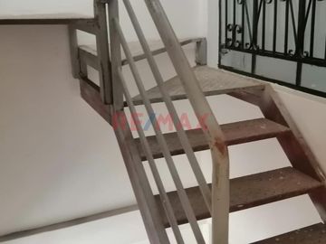 Se Vende Casa Productiva De 3 Pisos En Urb. La Rinconada ID: 1023176