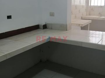 Se Vende Casa Productiva De 3 Pisos En Urb. La Rinconada ID: 1023176
