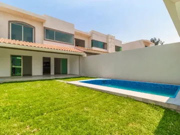 Casa en Venta sola con alberca privada  a 15 minutos de Cuernavaca en Xochitepec, Morelos