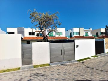 Casa en Venta sola con alberca privada  a 15 minutos de Cuernavaca en Xochitepec, Morelos