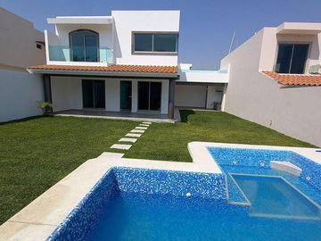 Casa en Venta sola con alberca privada  a 15 minutos de Cuernavaca en Xochitepec, Morelos