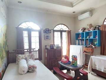 DISEWAKAN RUMAH (Siap Huni/Bisa Untuk Kantor) PINGGIR JALAN LEBAK BULUS JAKARTA SELATAN.