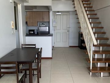 AA - FOR SALE: 1 Bedroom Loft Unit n The Columns Legaspi Village, Makati
