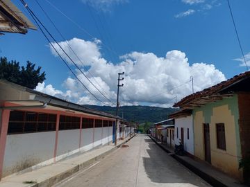 CASA DE CAMPO CON VISTA PRIVILEGIADA TARAPOTO