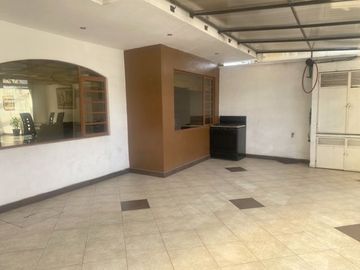 Villa en venta, excelente sector residencial, a pocas cuadras de Quinta Lucrecia