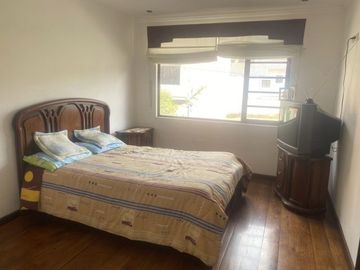 Villa en venta, excelente sector residencial, a pocas cuadras de Quinta Lucrecia