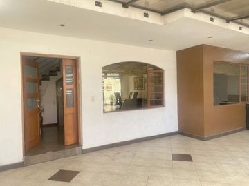 Villa en venta, excelente sector residencial, a pocas cuadras de Quinta Lucrecia