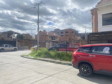 Villa en venta, excelente sector residencial, a pocas cuadras de Quinta Lucrecia