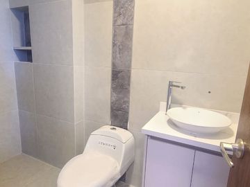 VENDO HERMOSAS CASA 144M2. UBICADA EN CARCELEN NORTE