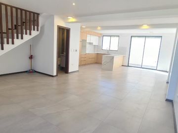 VENDO HERMOSAS CASA 144M2. UBICADA EN CARCELEN NORTE