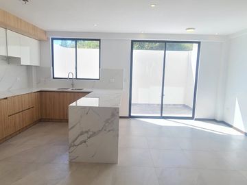 VENDO HERMOSAS CASA 144M2. UBICADA EN CARCELEN NORTE