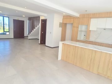 VENDO HERMOSAS CASA 144M2. UBICADA EN CARCELEN NORTE