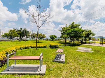 CASA EN VENTA EN XOCHITEPEC, MORELOS; MEX. 3 RECÁMARAS, ALBERCA, MULTI CANCHAS DEPORTIVAS, PET PARK.