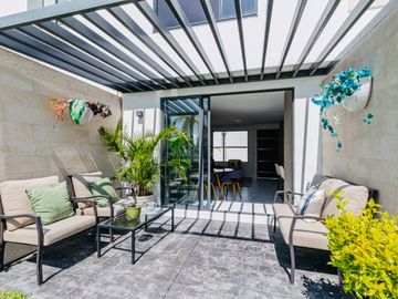 CASA EN VENTA EN XOCHITEPEC, MORELOS; MEX. 3 RECÁMARAS, ALBERCA, MULTI CANCHAS DEPORTIVAS, PET PARK.