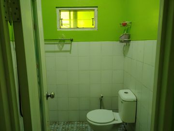 DIJUAL RUMAH SIAP HUNI BONUS FURNISH DI LEMPONGSARI