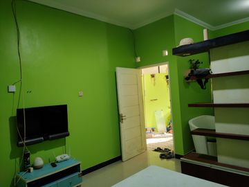 DIJUAL RUMAH SIAP HUNI BONUS FURNISH DI LEMPONGSARI