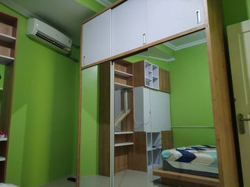 DIJUAL RUMAH SIAP HUNI BONUS FURNISH DI LEMPONGSARI