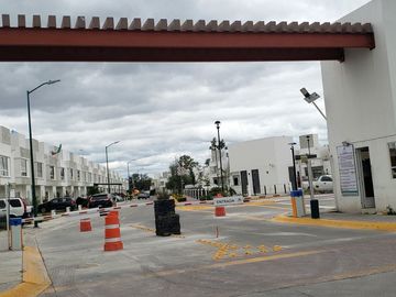 Venta de Casa en Los Agaves y Vive en un Lugar con Acceso a Los Principales Parques Industriales
