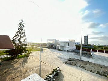 VILLAMIL PLAYAS VENDO CASA EN LOTIZACION PRIVADA CON VISTA Y SALIDA AL MAR, O CAMBIO POR OTRA PROPIEDAD