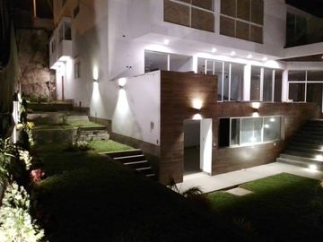 HERMOSA CASA EN CASUARINAS ALTA CON VISTA PRIVILEGIADA