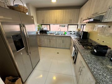 Apartamento amplio de 3 habitaciones en Alto prado Barranquilla en venta! Cada habitación con baño. Remodelado.
