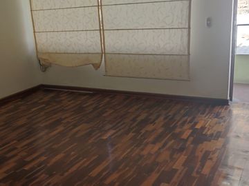 SE VENDE CASA EN SAN JUAN DE MIRAFLORES!! Raquel Torres 999.487----